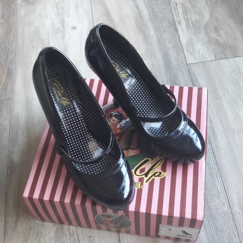 Pin up Couture patent heels cutie pie